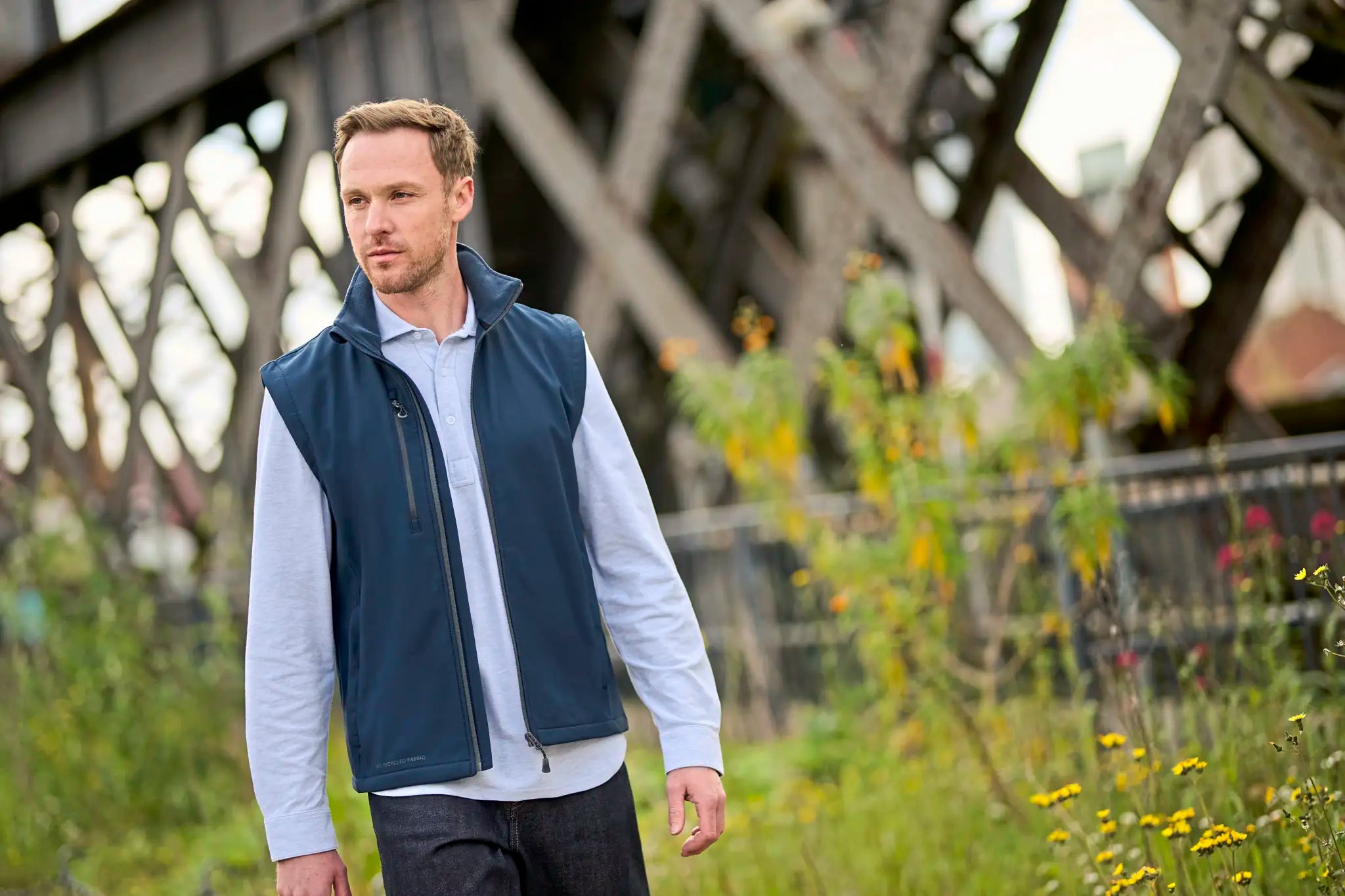 all-groups Men's Honestly Made Recycled Softshell Bodywarmer